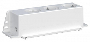 ZE227 Тройная розетка с евроразъемной вставкой для источника питания 230В для UK600 ABB. Вид 1