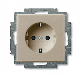 23 EUC-93-507 Розетка SCHUKO 16А 250В, с винтовыми клеммами, серия Basic 55, цвет шампань ABB. Вид 1