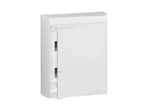 Бокс настенного монтажа белый на 24 мод. (с мет. дверью) IP40 Legrand. Вид 1