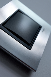 Рамка 1-постовая (графит/грэй) Unica Top Schneider Electric. Вид 1