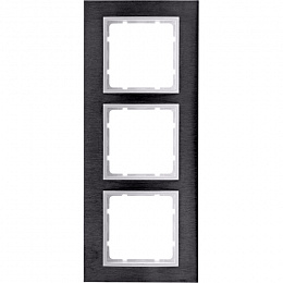 Рамка 3-постовая (нержавеющая сталь, полярная белизна) B.7 Berker. Вид 1