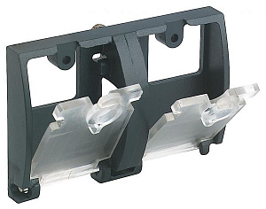 Блокировка доступа к кнопкам навесным замком Schneider Electric. Вид 1