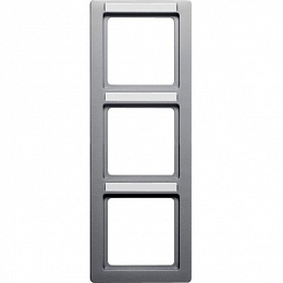Рамка 3-постовая, с полем для надписей, вертикальная (алюминиевый, бархатный лак) Q.1 Berker. Вид 1