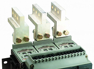 Вертикальный соединительный адаптер (1компл.-3шт) Schneider Electric. Вид 1