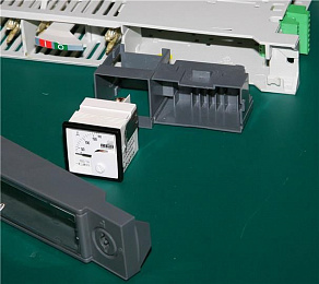 Амперметр QB48, 0-400-480/5A (с отображением максимального значения) ABB. Вид 1