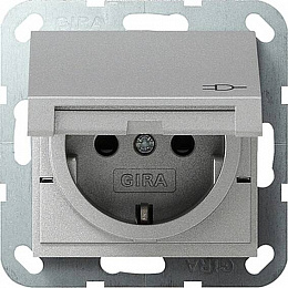 Розетка с заземлением, с крышкой, со шторками (алюминий) System 55 Gira. Вид 1