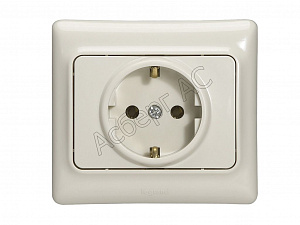 Розетка 2К+З, немецкий станд., 16А, винтовые зажимы (сл. кость) Legrand. Вид 1